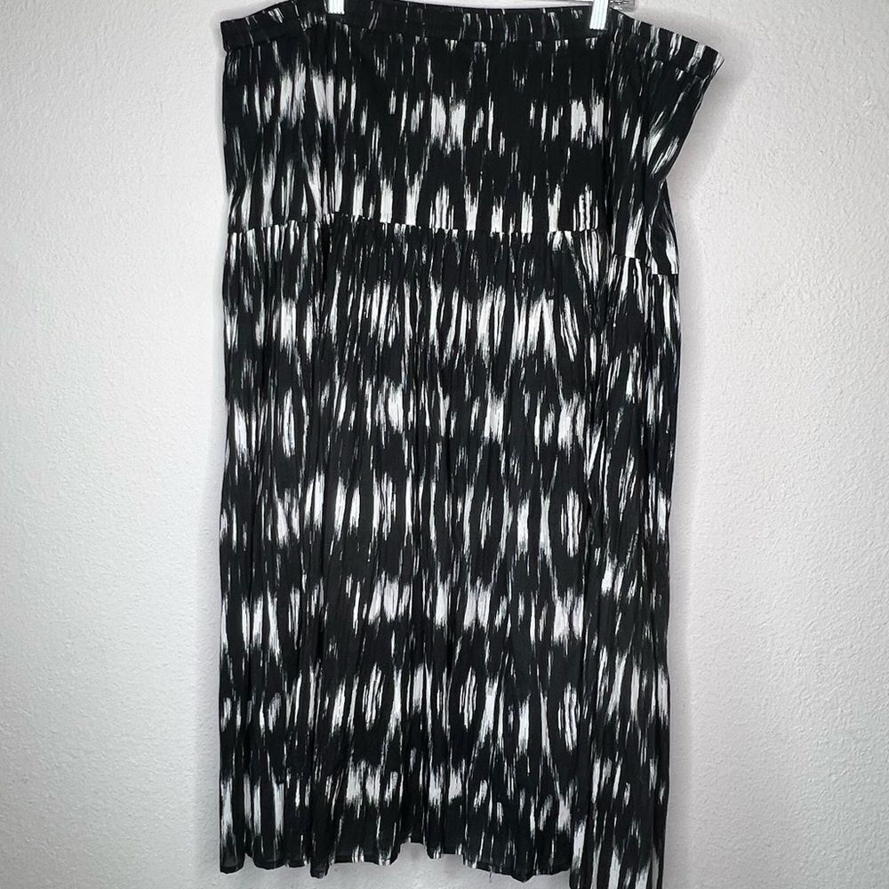 Life Style Skirt - Picture 6 of 6